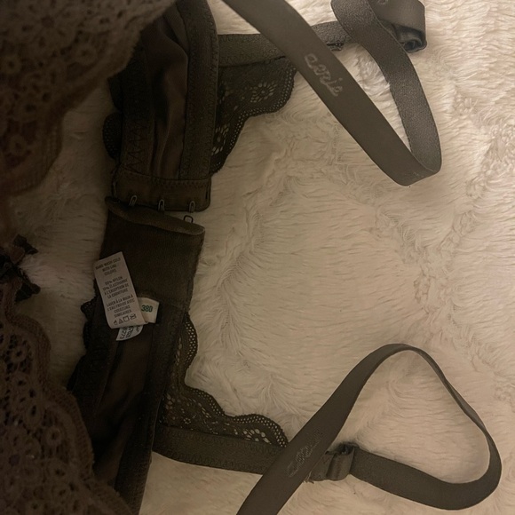 Aerie Women's Gray Lace Lined Demi Full Coverage Size 38D - Picture 3 of 8
